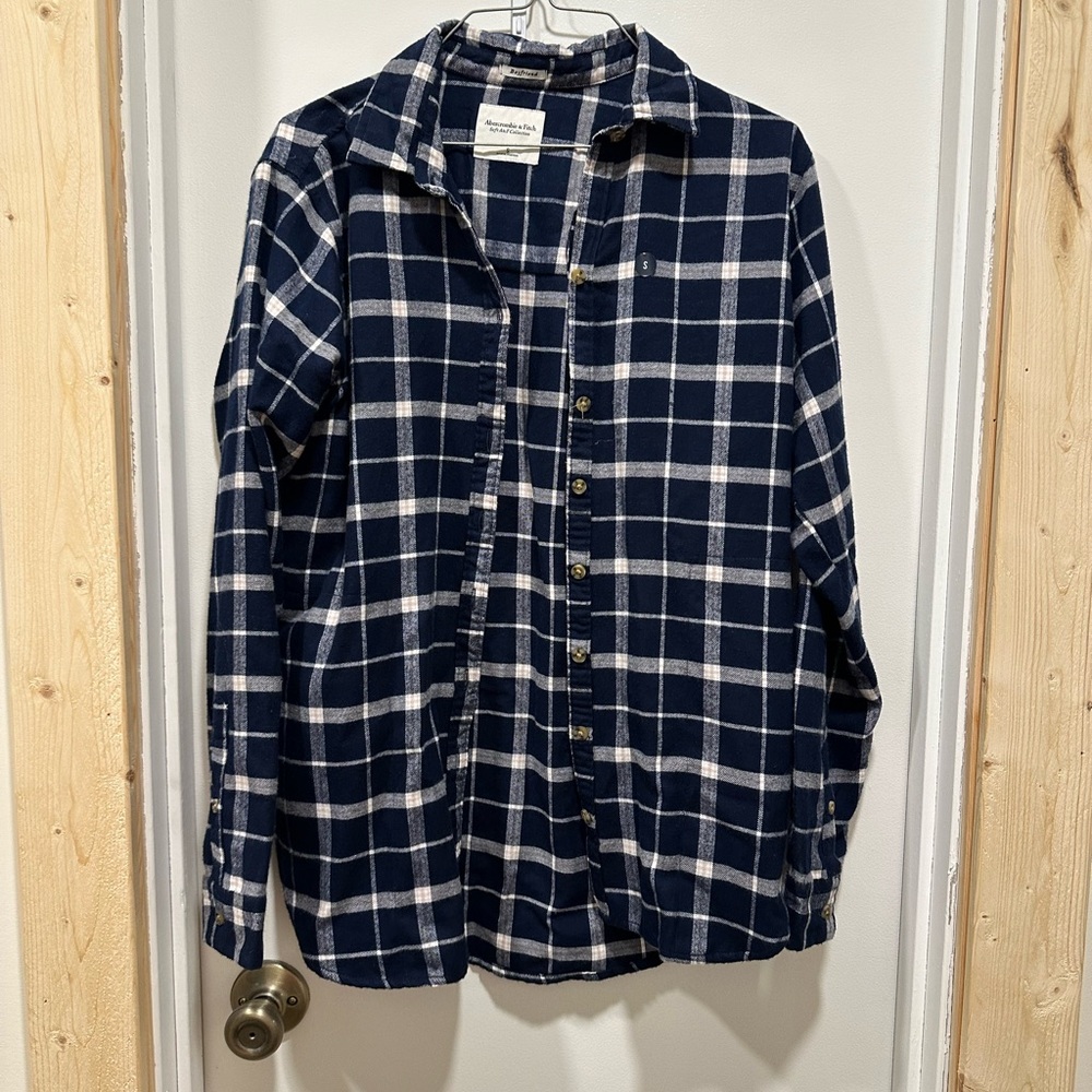 Abercrombie & Fitch Women's Navy and White Plaid Button Down Shirt